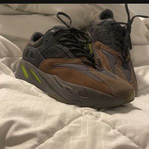 Unisex Adidas Sneakers